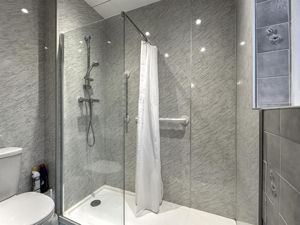 Shower room/w.c.