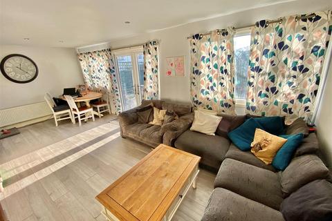 12 Barnard Close, Macclesfield, SK11 8PH
