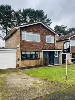 28 North Acre, Banstead, SM7 2EG