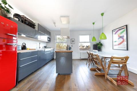 159c Clarence Road, London, E5 8EE
