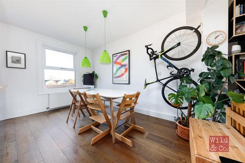 159c Clarence Road, London, E5 8EE