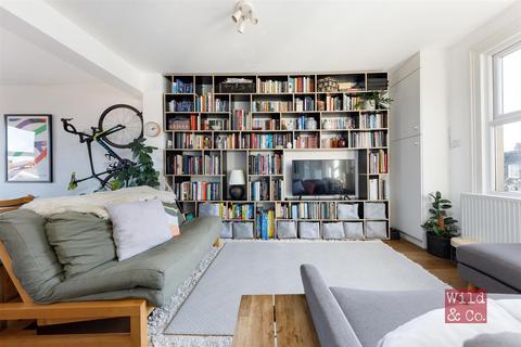 159c Clarence Road, London, E5 8EE