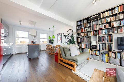 159c Clarence Road, London, E5 8EE