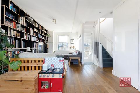 159c Clarence Road, London, E5 8EE