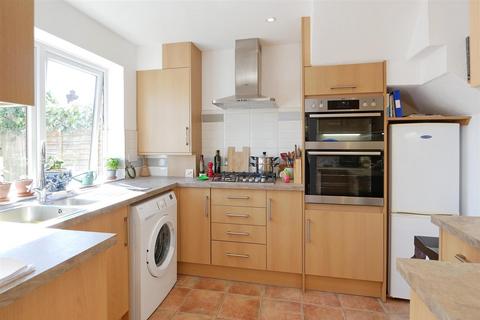 2 bedroom house for sale, London Road, Arundel