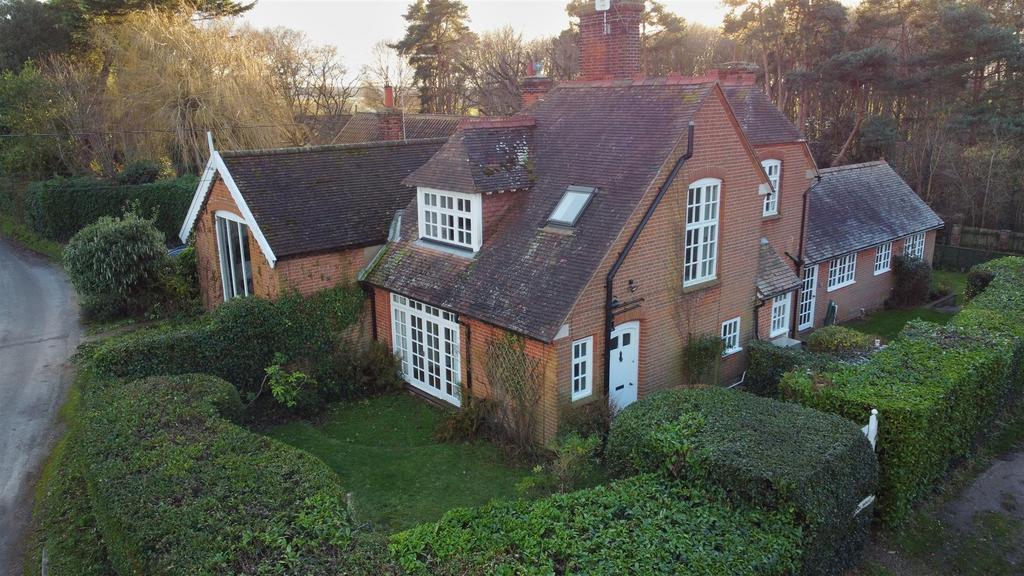 Harkstead, Suffolk 4 bed semidetached house for sale £550,000
