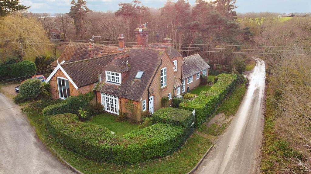 Harkstead, Suffolk 4 bed semidetached house for sale £475,000