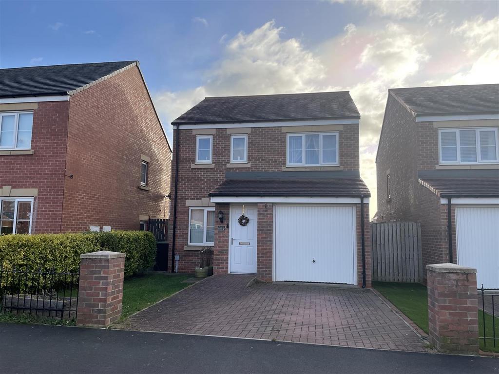 Sandringham Way, Newfield, Chester Le Street 3 bed detached house for