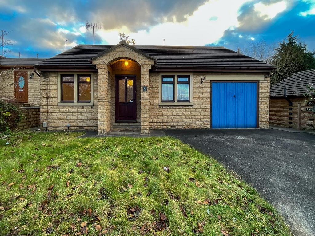 Park House Drive, Dewsbury 3 Bed Detached Bungalow For Sale - £180,000