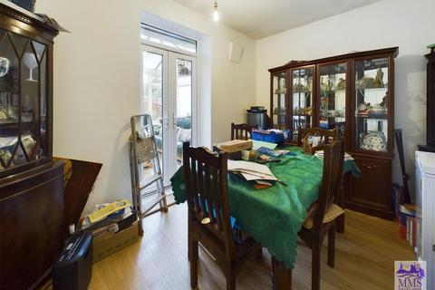 40 Cuxton Road, Rochester, ME2 2DA