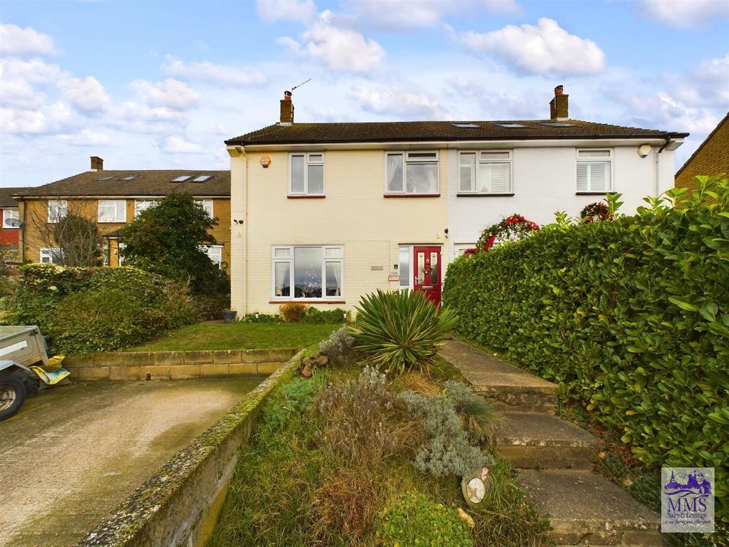 Charles Drive, Cuxton, Rochester 3 bed semidetached house for sale £