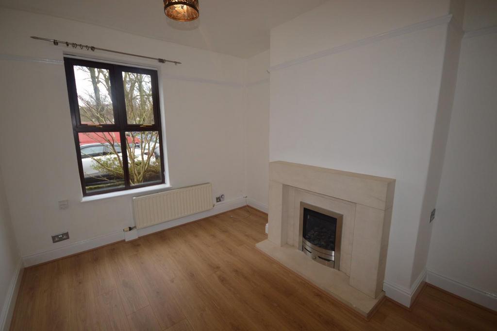 Greenleach Lane, Roe Green, Worsley 2 bed terraced house £1,100 pcm