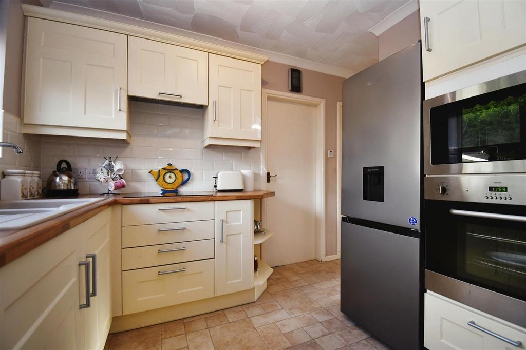 Grimston Road, Anlaby, Hull 3 bed semidetached house for sale £154,950