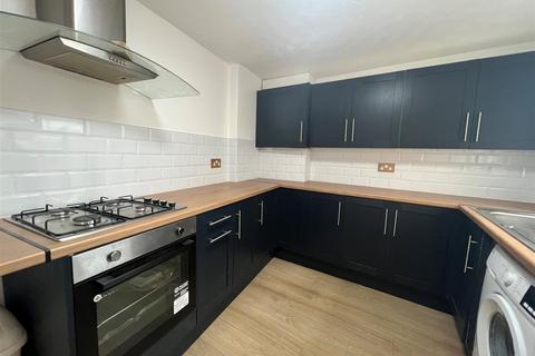 2 bedroom end of terrace house to rent - North View, West Carr Lane, Hull