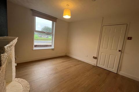2 bedroom end of terrace house to rent - North View, West Carr Lane, Hull