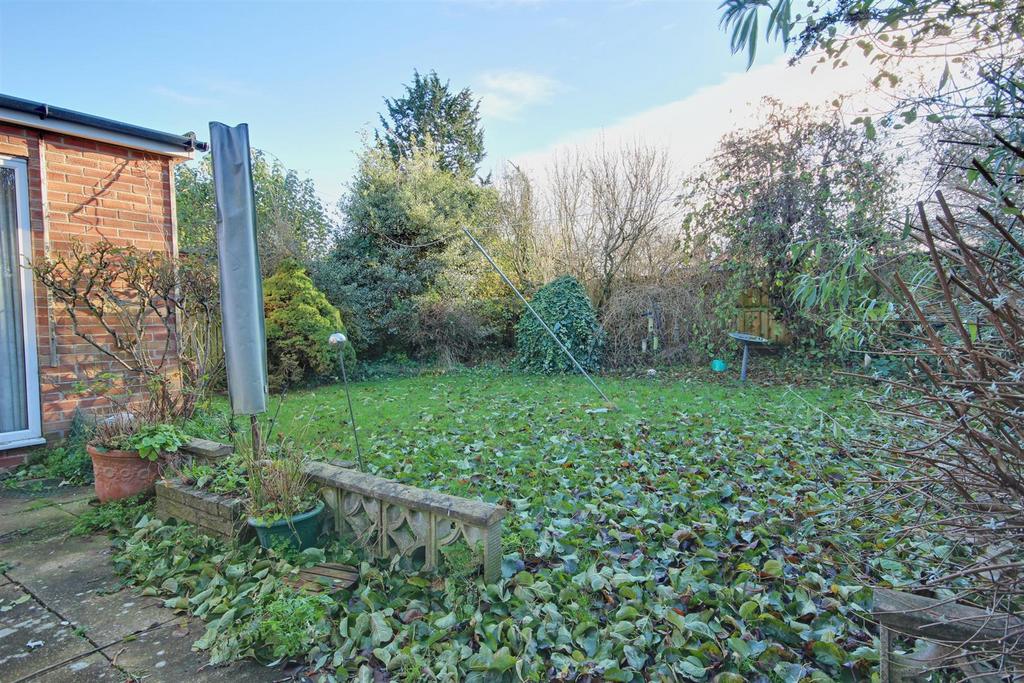 Canongate, Cottingham 2 bed semidetached bungalow for sale £230,000