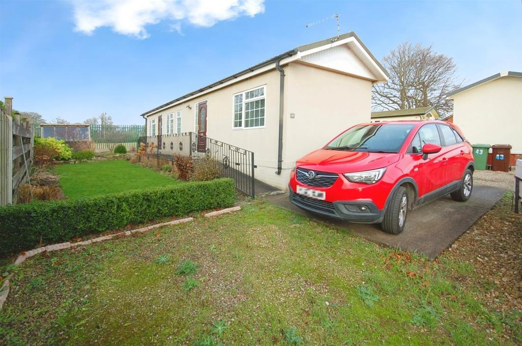 Newfield Crescent, Garforth 2 bed park home for sale £110,000