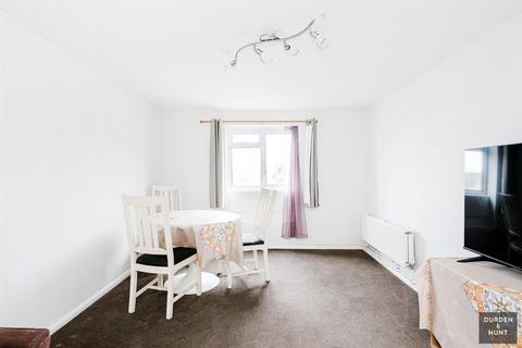 1 bedroom apartment for sale, Avelon Road, Rainham, RM13