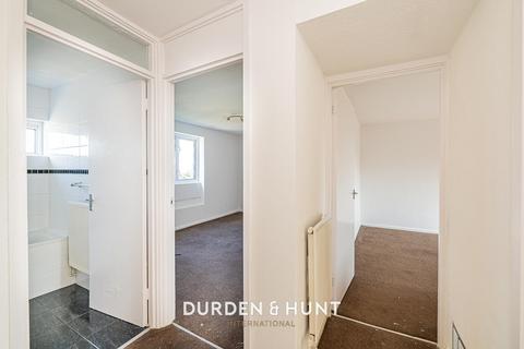 undefined, Avelon Road, Rainham, RM13