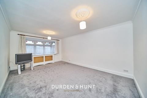 145 Upper Rainham Road, Hornchurch, RM12 4ES