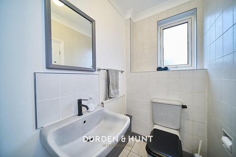 145 Upper Rainham Road, Hornchurch, RM12 4ES