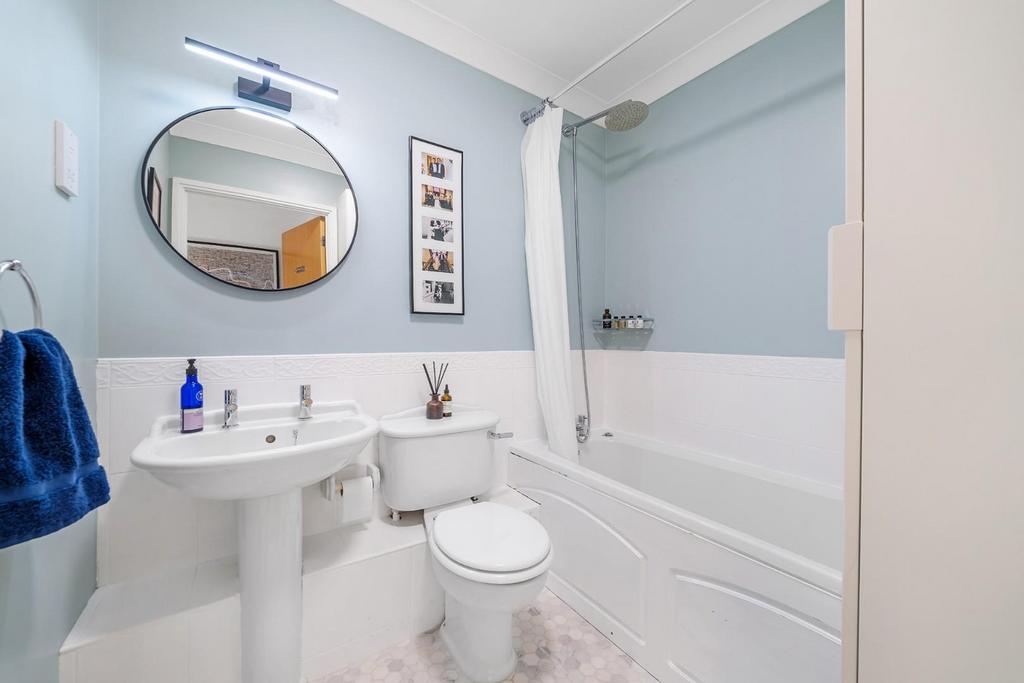 Bathroom.JPG