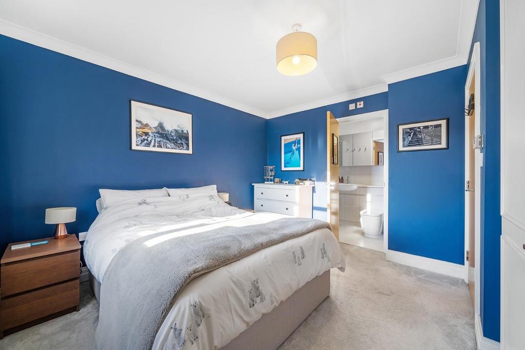 Bedroom (2).JPG