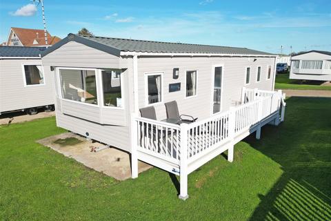 3 bedroom mobile home for sale, Broadland Sands, Coast Road, NR32