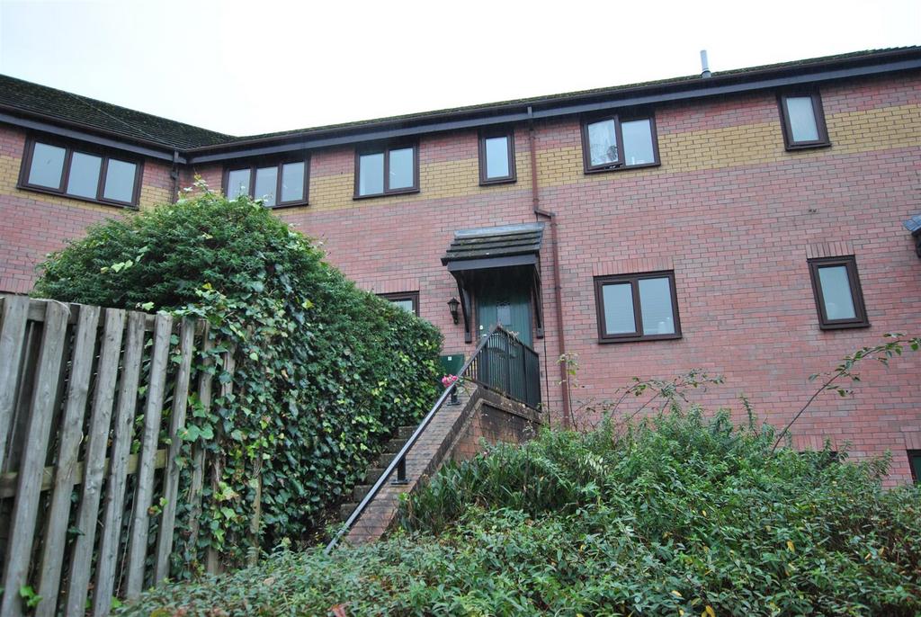 County Street, Totterdown, Bristol 2 bed flat for sale £220,000