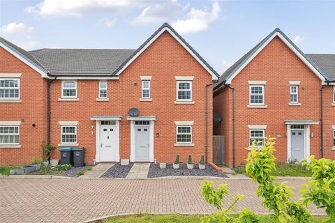 3 bedroom end of terrace house for sale, Bishop Close, Margate