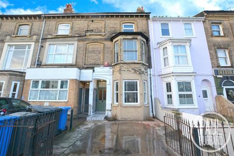 5 bedroom terraced house for sale, London Road South, Lowestoft