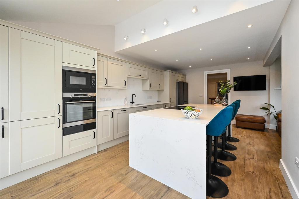Kitchen/Breakfast/Family Room