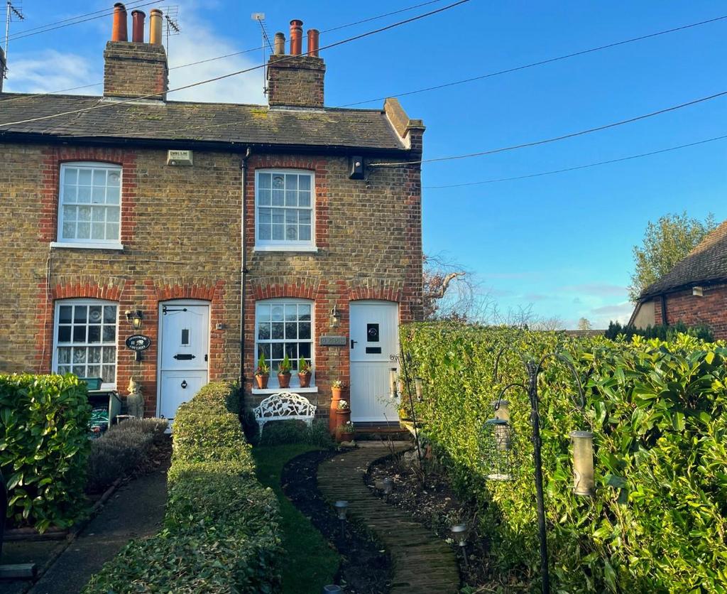 Tanyard Hill, Shorne, Gravesend, DA12 2 bed end of terrace house for sale £375,000