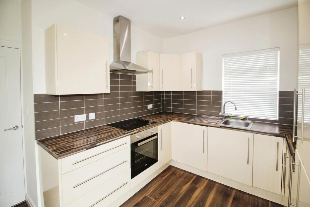 Ederoyd Avenue, Pudsey, LS28 7QY 2 bed semidetached bungalow for sale