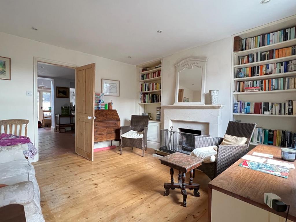 Bisley Road, Stroud 4 bed end of terrace house for sale £450,000