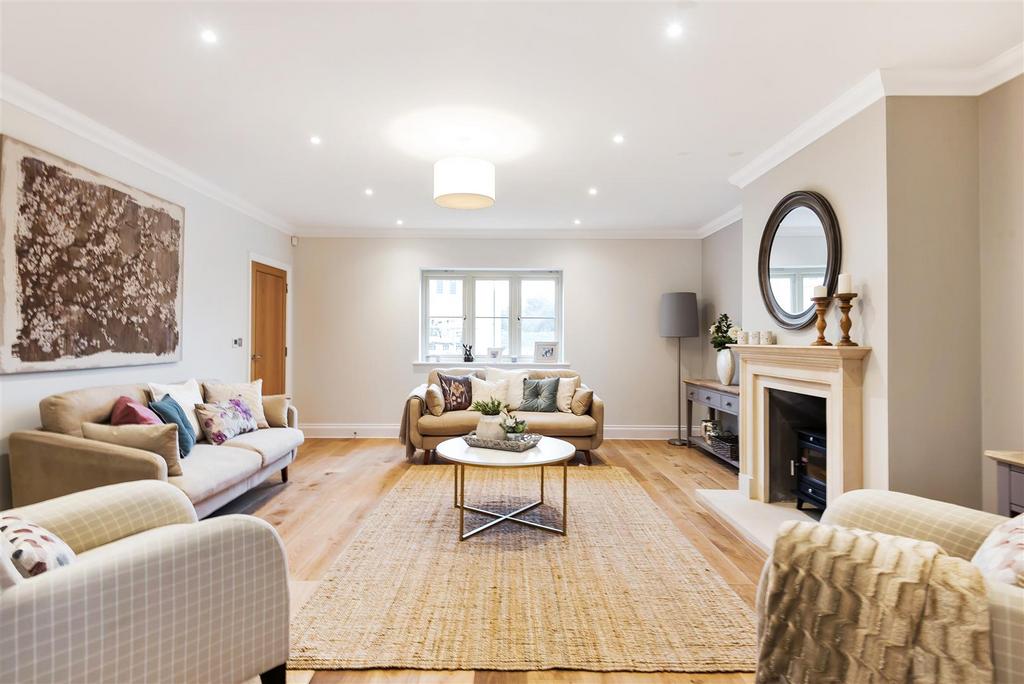The Farmhouse, Poulshot 4 bed detached house for sale £995,000
