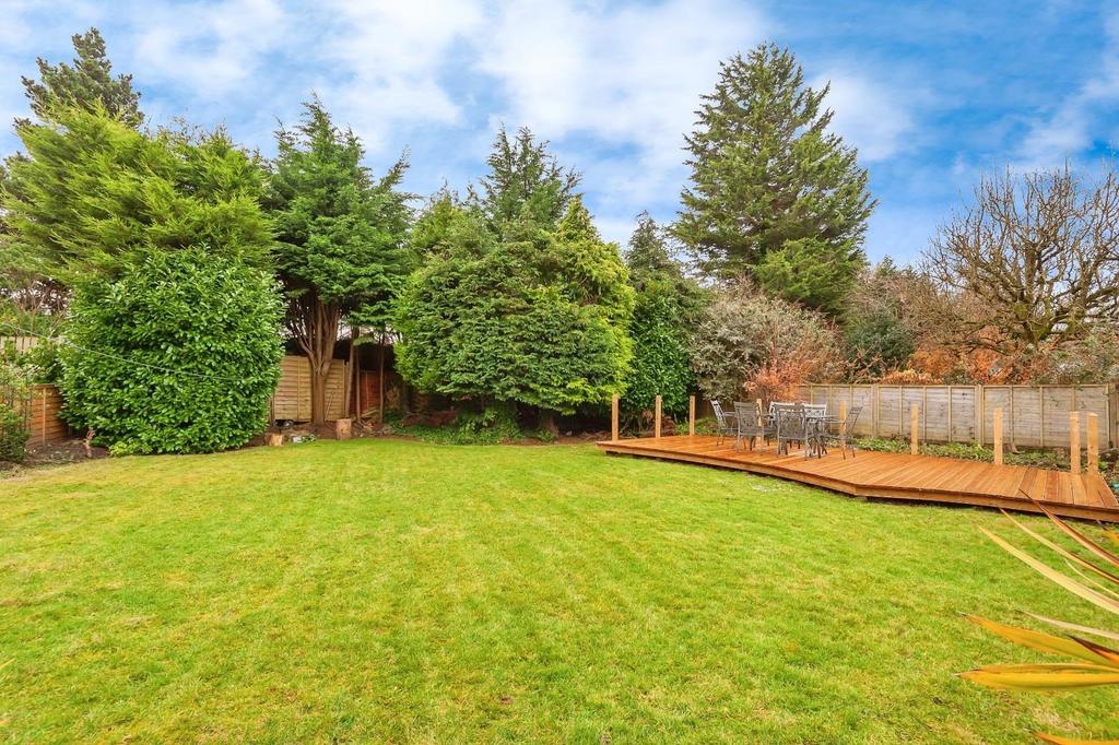 Woodhall Park Crescent East, Stanningley, Pudsey 3 bed detached house for sale £530,000