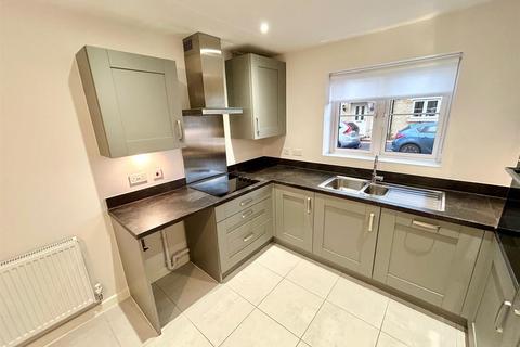 3 bedroom terraced house for sale, Defroscia Close, Calne
