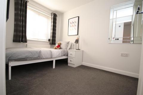 7 Warwick Way, Dartford, DA1 1NQ