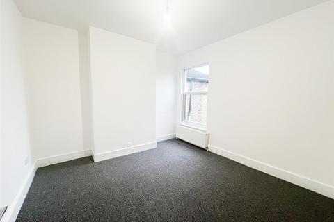 2 bedroom flat to rent, Francis Road, Leyton