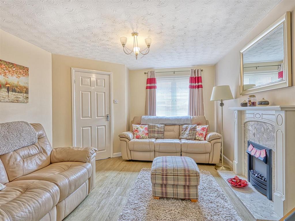 Spital Brook Close, Chesterfield S41 3 bed link detached house for sale £245,000