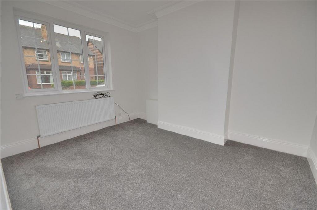 Smawthorne Lane, Castleford, WF10 3 bed terraced house £850 pcm (£196 pw)