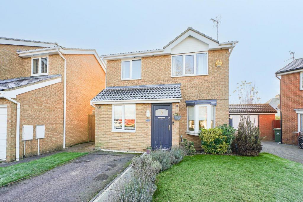 Marley Fields, Leighton Buzzard 3 bed detached house for sale £389,995