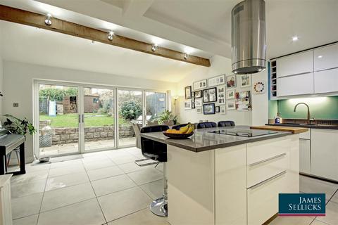 16 Grange Close, Great Glen, Leicester, LE8 9GD