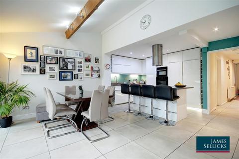 16 Grange Close, Great Glen, Leicester, LE8 9GD
