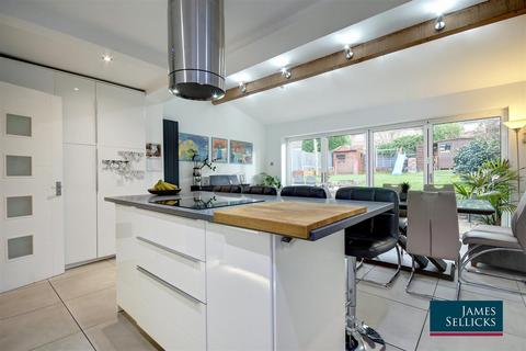 16 Grange Close, Great Glen, Leicester, LE8 9GD