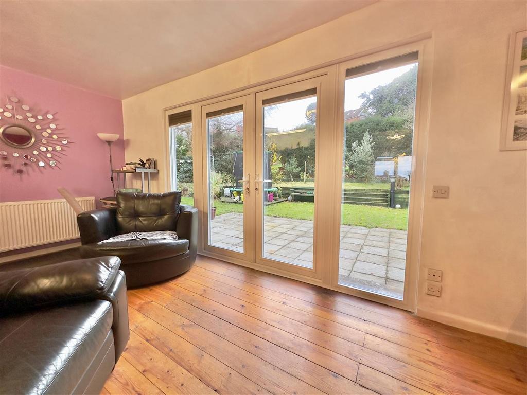 Living Room to Garden.jpg