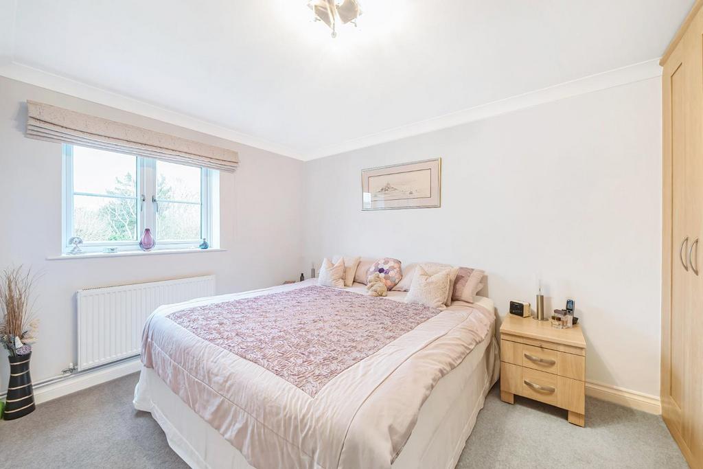 MASTER BEDROOM.jpg