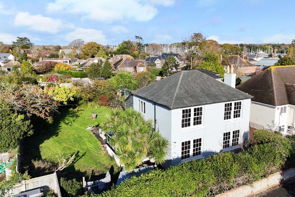 Stanley Road, Lymington, SO41 4 bed detached house for sale £1,650,000