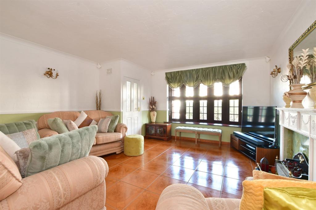 Thornhill, North Weald, Epping, Essex 4 bed link detached house for